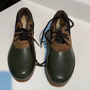 Ankle Duck boots size 8 dark green